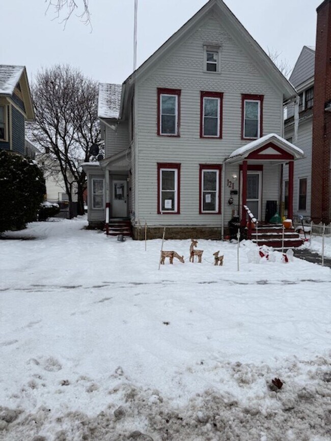 Foto del edificio - 119/121 N. Clinton St.