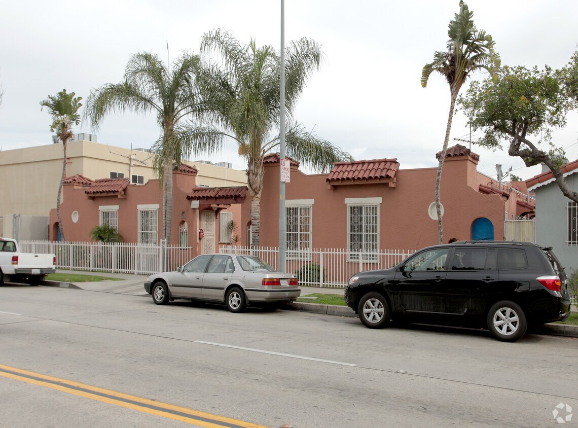 Foto principal - 6300-6304 State St