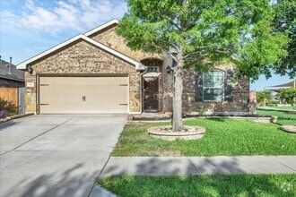 Building Photo - 300 Briar Park Dr