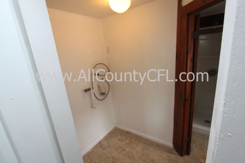 Foto del edificio - 1357 Lakeshore Dr