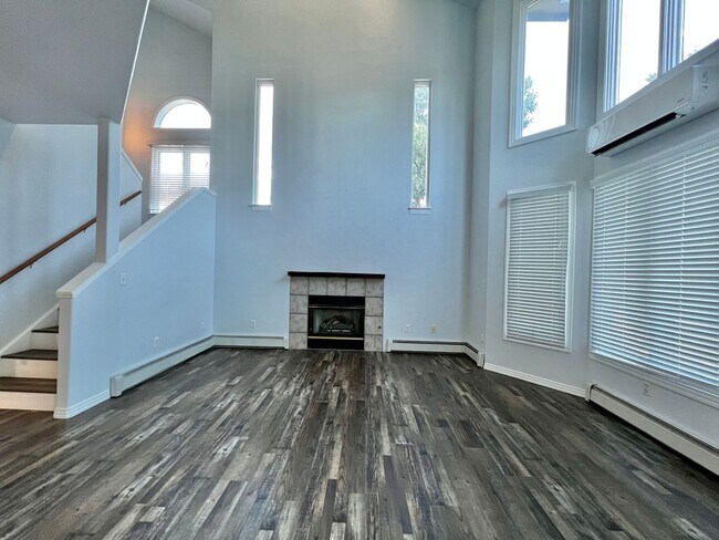 Foto del edificio - 3 Bed, 3 Bath Townhome in Fort Collins!