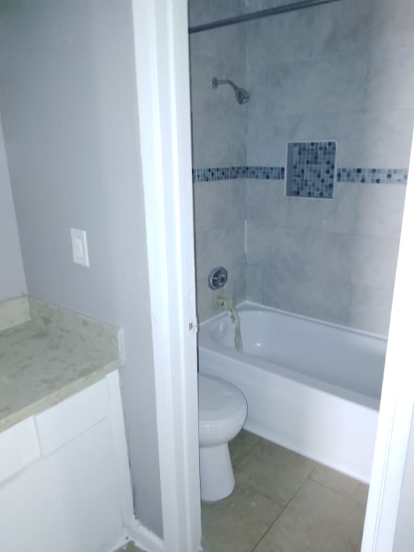 Foto del edificio - 10110 Forum Park Dr