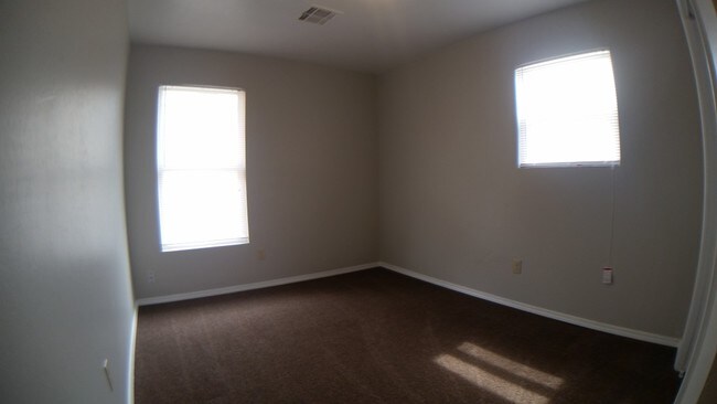 Building Photo - 3049 S Madole Blvd
