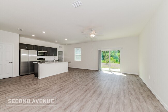 Foto del edificio - 4066 Heaton Terrace