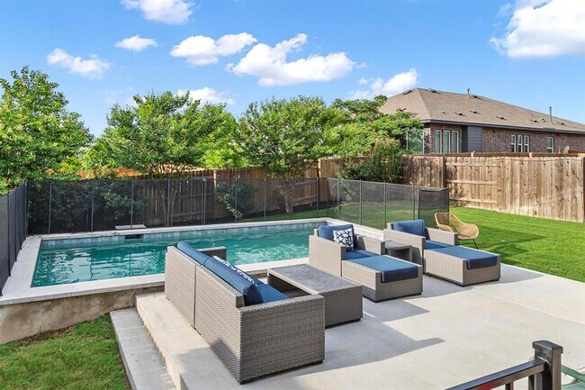 Building Photo - 7808 Glover Dr