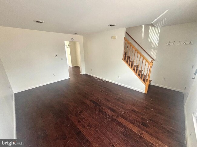 Building Photo - 3576 Edgemont St