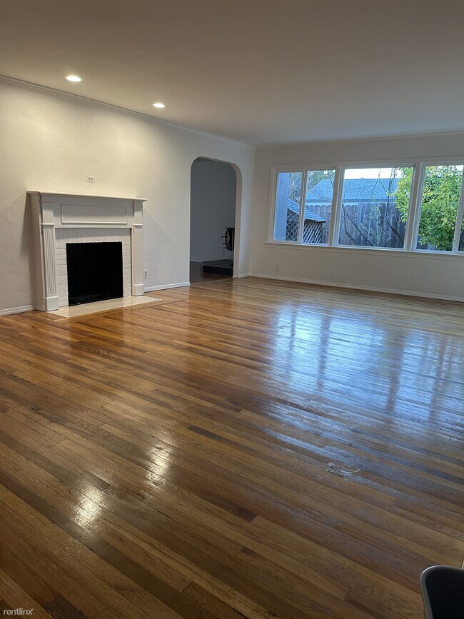 Foto del edificio - 4 br, 2.5 bath House - 2180 Alameda de las...