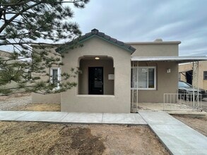 Building Photo - 405 Vassar Dr SE