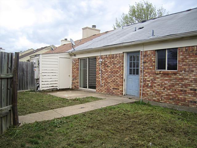 Building Photo - 817 Denmark Dr