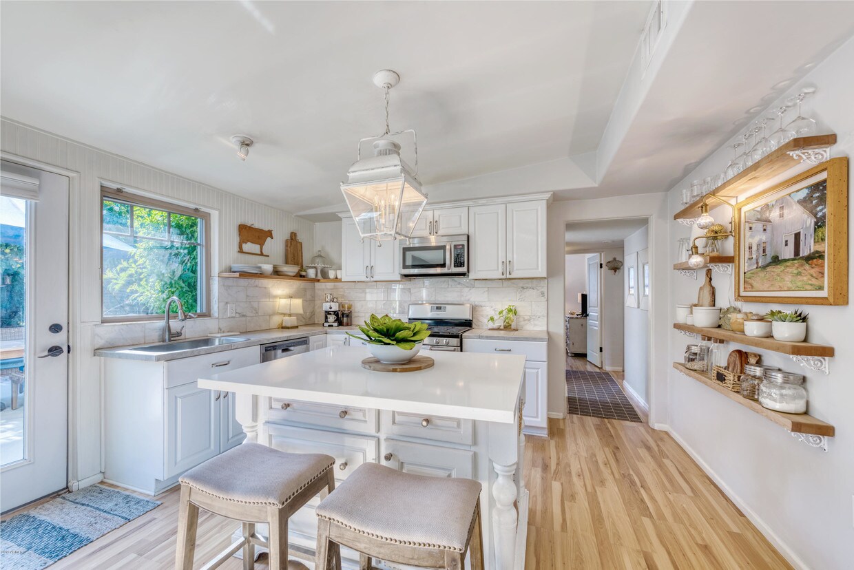Foto principal - 4517 E Devonshire Ave