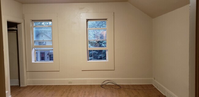 Building Photo - 724 Jackson St