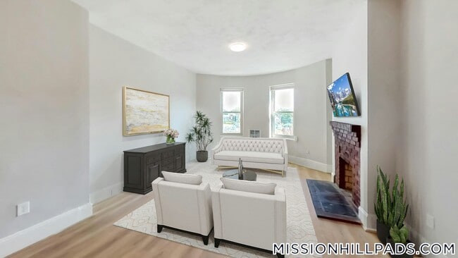 Building Photo - 44 Guild St