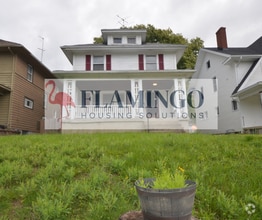 Building Photo - 565 Kenwood Ave