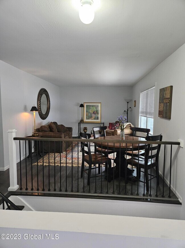 Building Photo - 7 Spa Cir