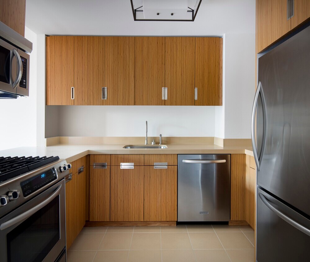 Primary Photo - 450 W 17th St