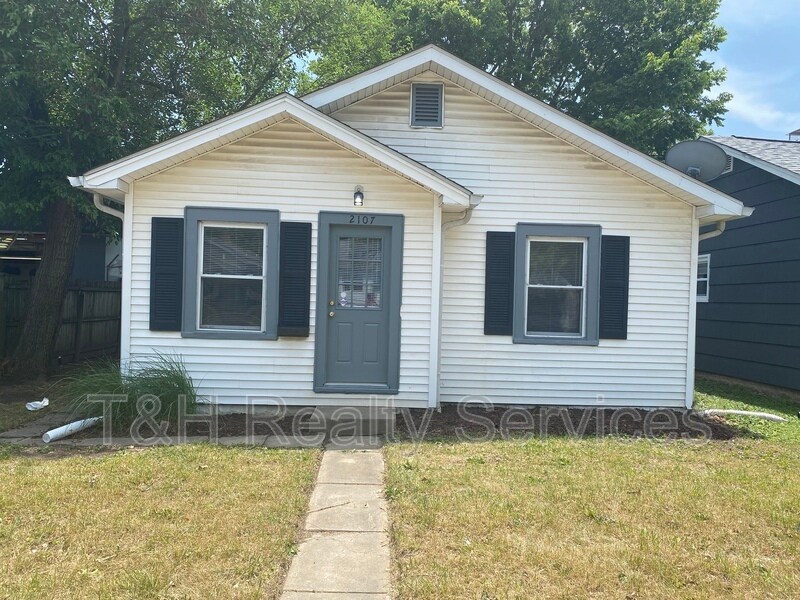 Primary Photo - 2107 E 46th St