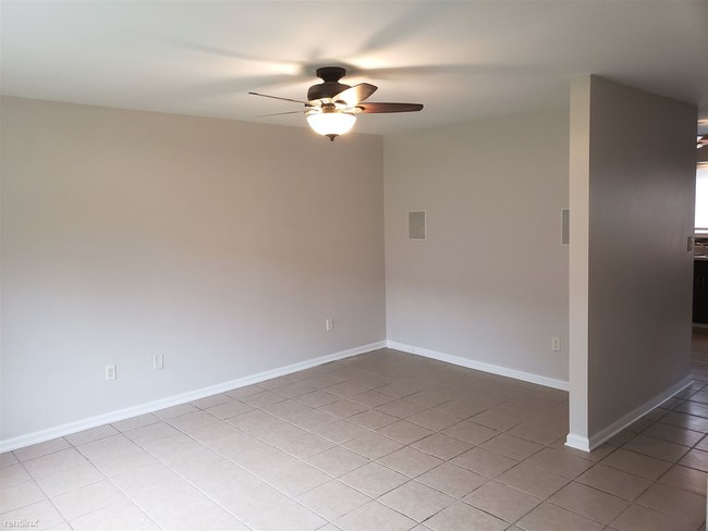 Building Photo - 2 br, 1.5 bath Condo - 845 Richard St Unit D