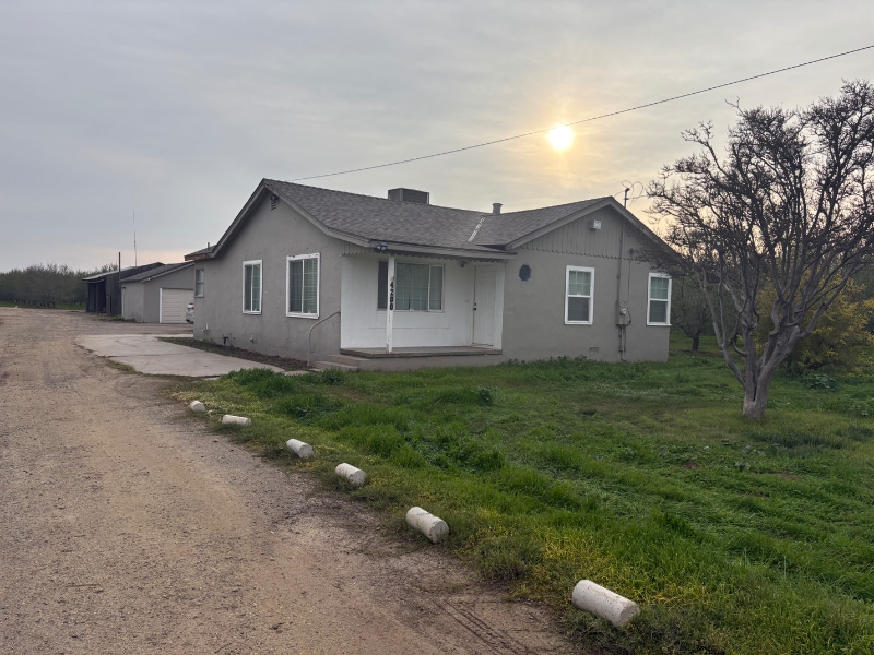 Primary Photo - 420 Milnes Rd