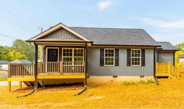 Building Photo - 627 Fondel Ln