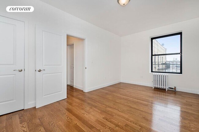 Foto del edificio - 61-05 39th Ave