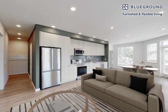 Building Photo - 2600 Lawrence St