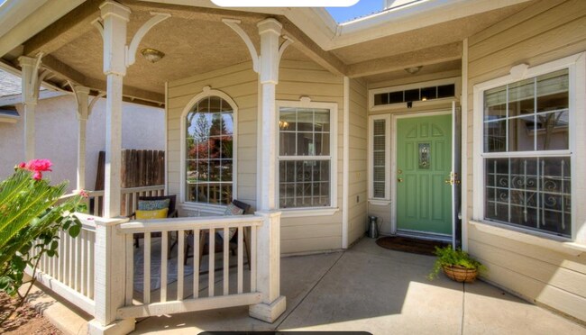 Foto del edificio - 2684 E Kelso Ave