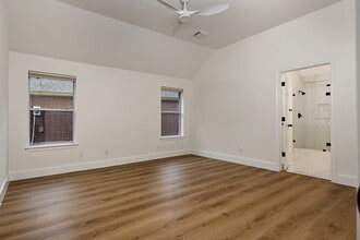 Building Photo - 122 S Abram Cir