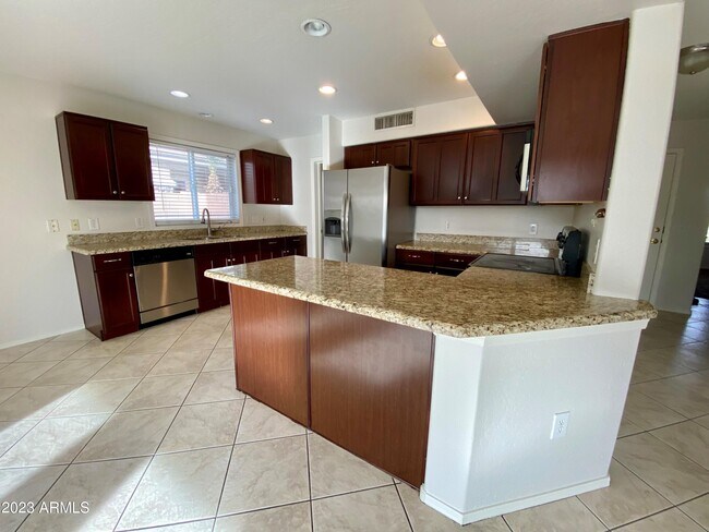 Foto del edificio - 16444 N 172nd Ln