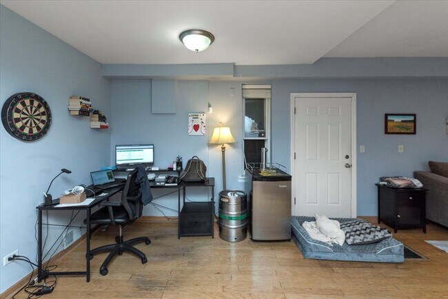 Foto del edificio - 3223 N Kenmore Ave