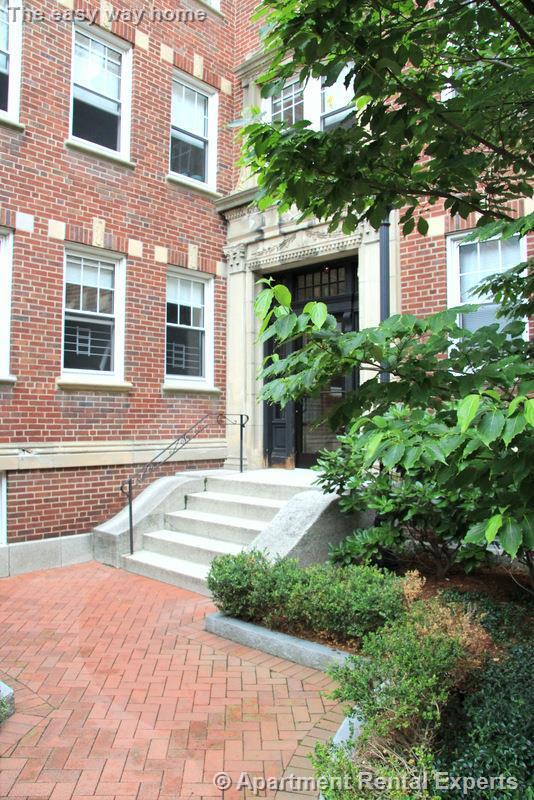 Building Photo - 18 Chauncy St