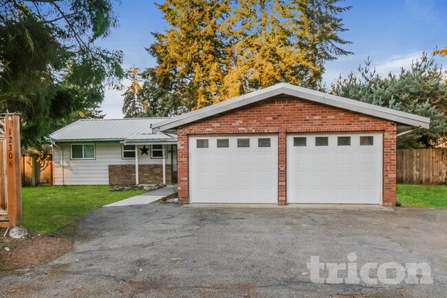 Building Photo - 12306 86 Ave E