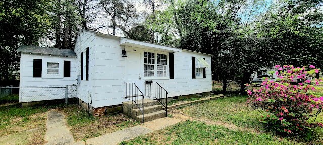 Primary Photo - 1234 Holden Dr