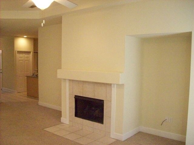 Foto del edificio - 5025 Hampton Ridge Ave