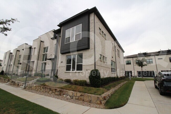 Foto del edificio - 618 Arapaho Dr