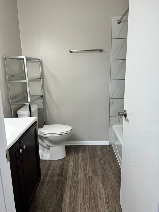 Building Photo - 1009 Scarborough Ct J8 Chesterton, IN 46304
