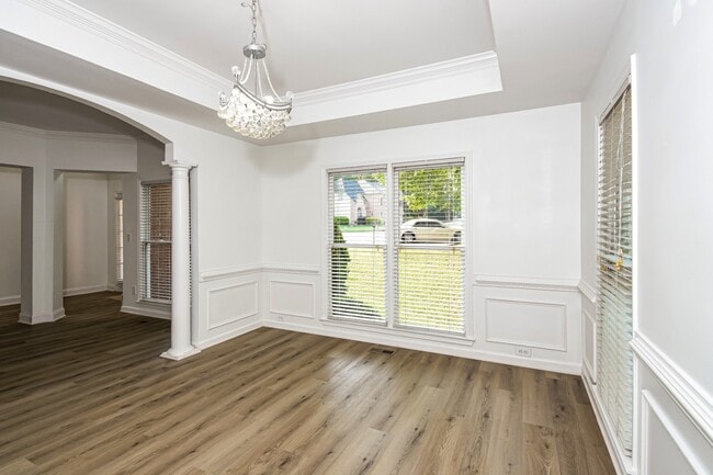 Building Photo - Beautifully Renovated Single-Family Home on a Quiet Cul-de-Sac New LVP Flooring · Professionally ...