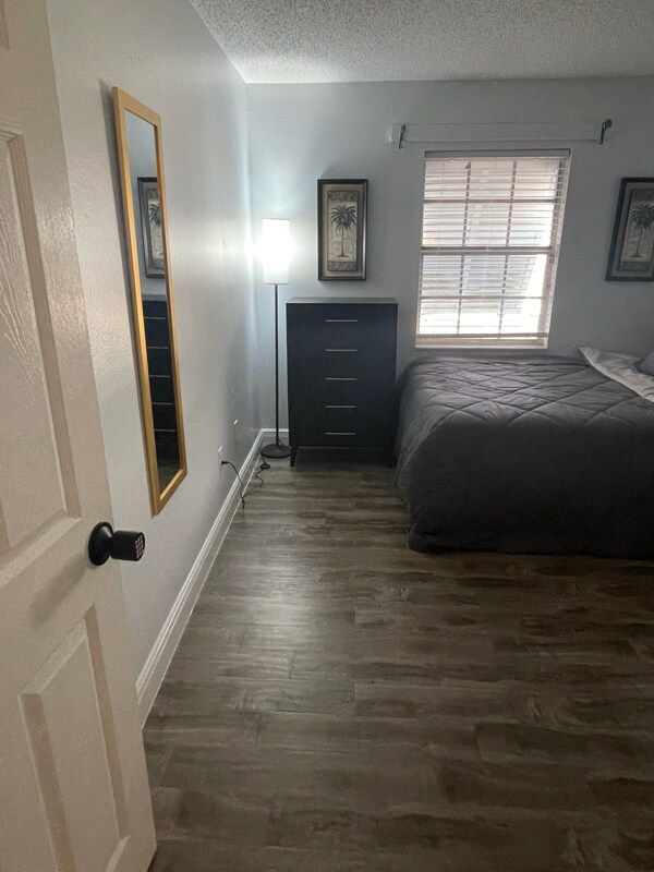 Foto del edificio - 3115 Marshall Dr