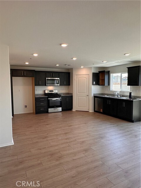 Building Photo - 14039 Starlene St