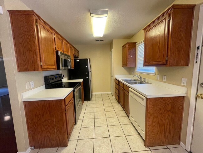 Foto del edificio - 3834 Purdue Ln