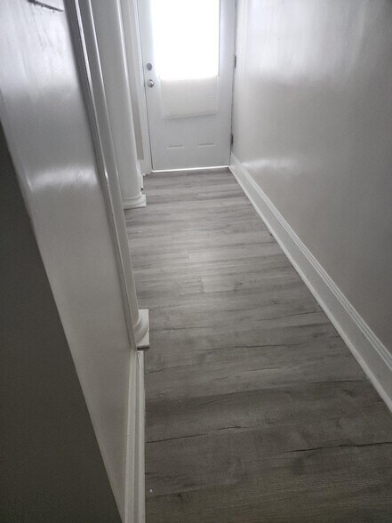 Foto del edificio - 703 Schuyler Ave