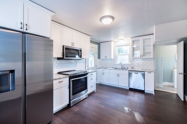 Building Photo - 1810 23rd St
