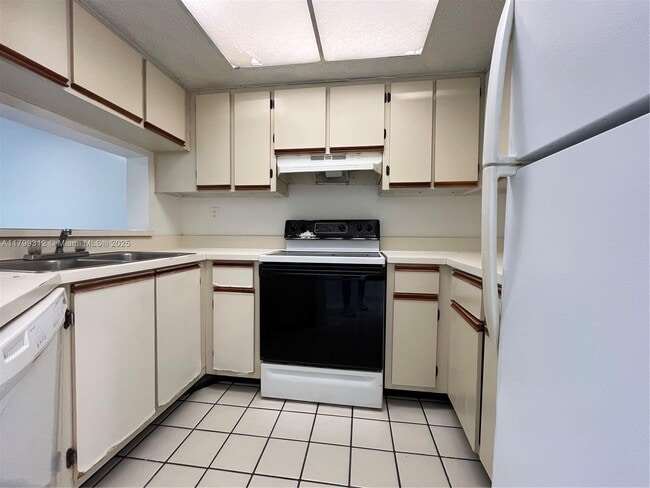 Foto del edificio - 5200 NW 31st Ave