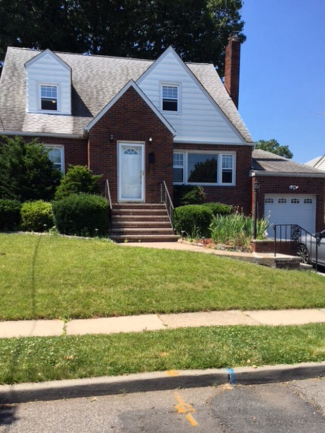 458 Forest Ave, Lyndhurst, NJ 07071 Apartments in Lyndhurst, NJ