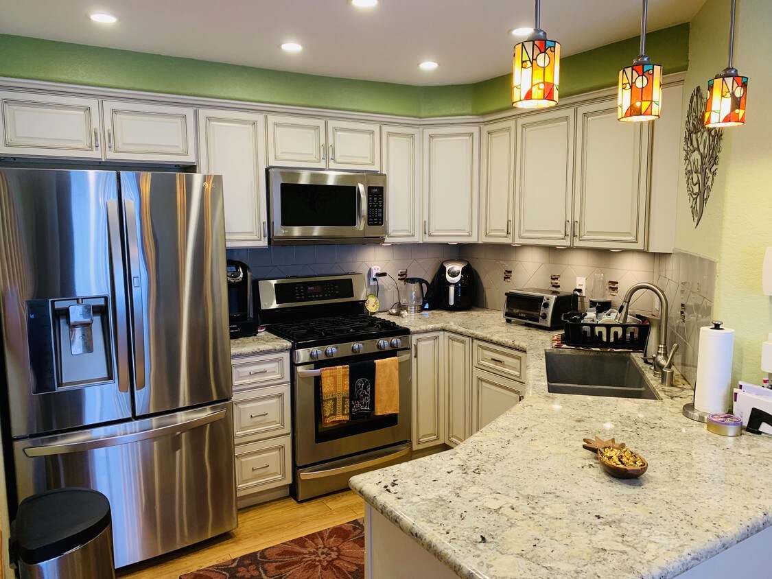 Foto principal - 3943 W 182nd St