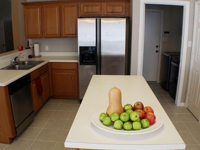 Building Photo - 930 Satellite View