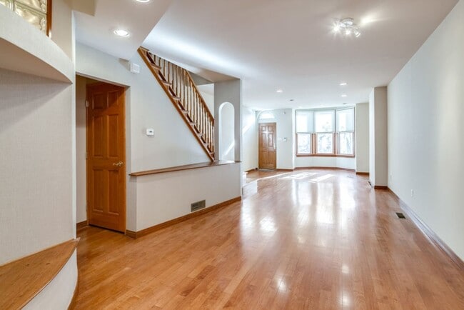 Photo - Spacious Three Bedroom Graduate Hospital Home w/ Roof Deck!