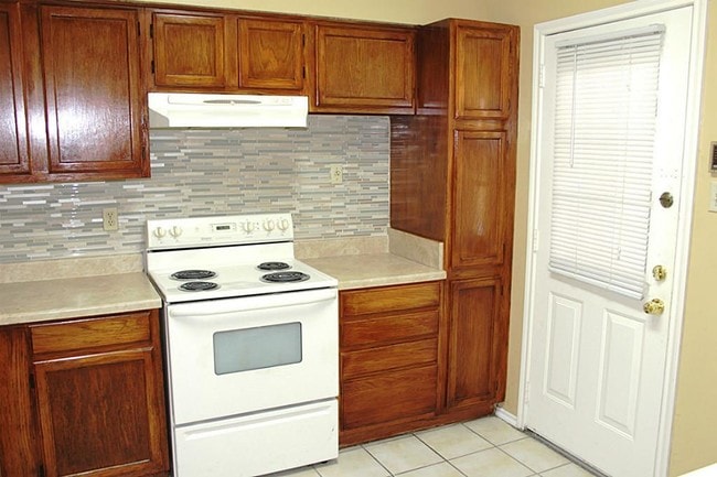 Building Photo - 8310 Wild Rose St