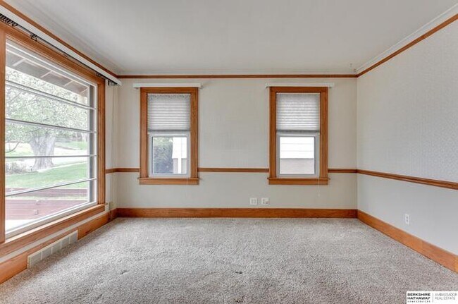 Building Photo - 4667 Poppleton Ave