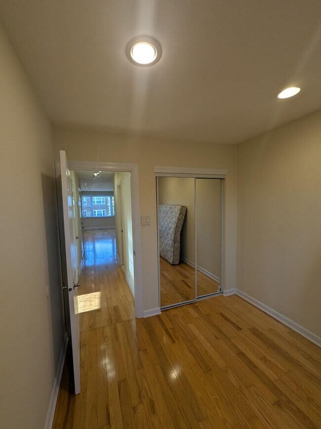 Foto del edificio - 125 Lockart Plaza