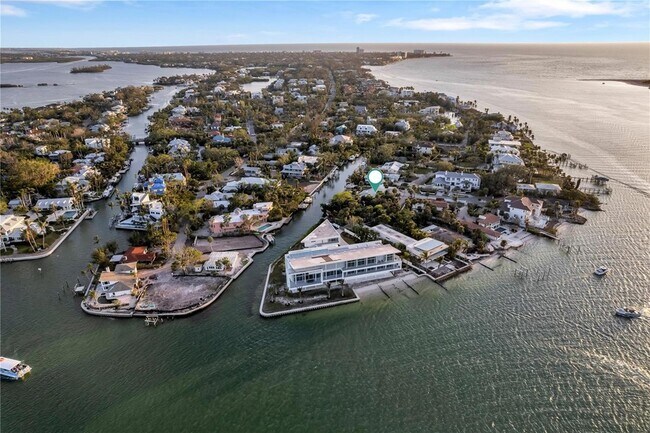 Foto del edificio - 31 Lands End Ln